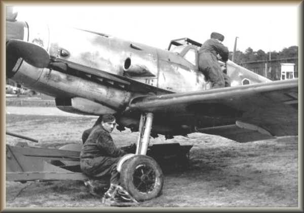 Bf 109 G-1 (1 noir) de Heinz Knoke