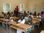 les petits senegalais apprenent le francais a l'ecole