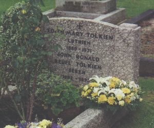 la tombe de J.R.R. Tolkien